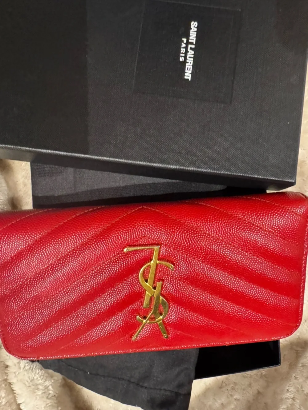 Saint Laurent Red Quilted Card Holder with Gold YSL Logo - Picture 4 of 5